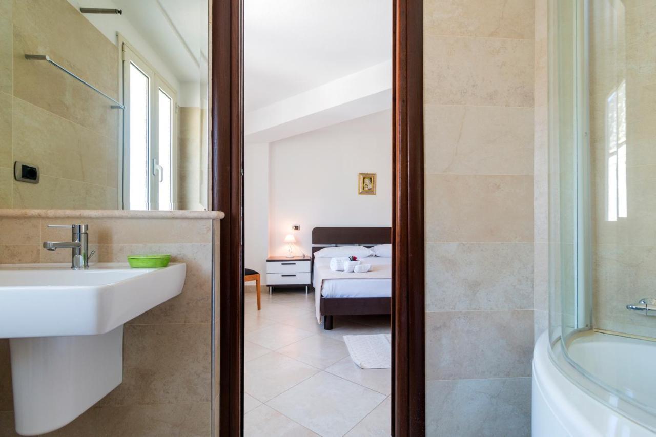 Royal Suite Apartment Cala Gonone Exterior foto
